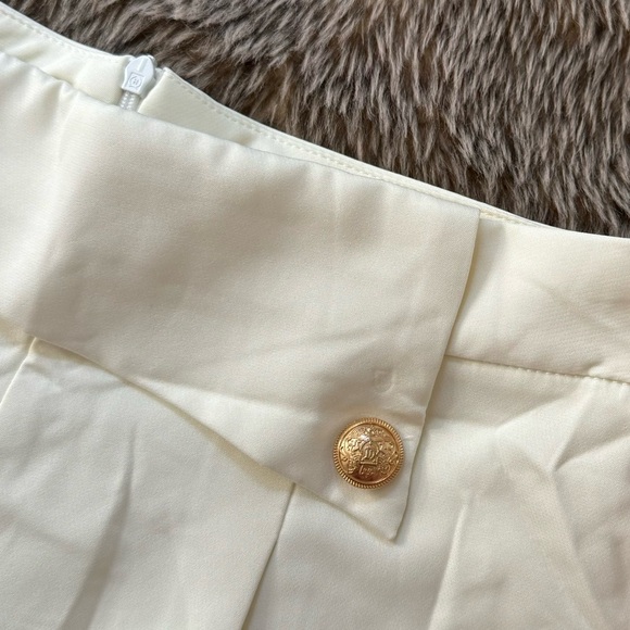 Floerns Elegant Button Front Fold Pleated Shorts, Size Small, NWT - Picture 7 of 7